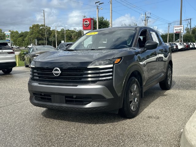 Used 2025 Nissan Kicks S FWD image 3