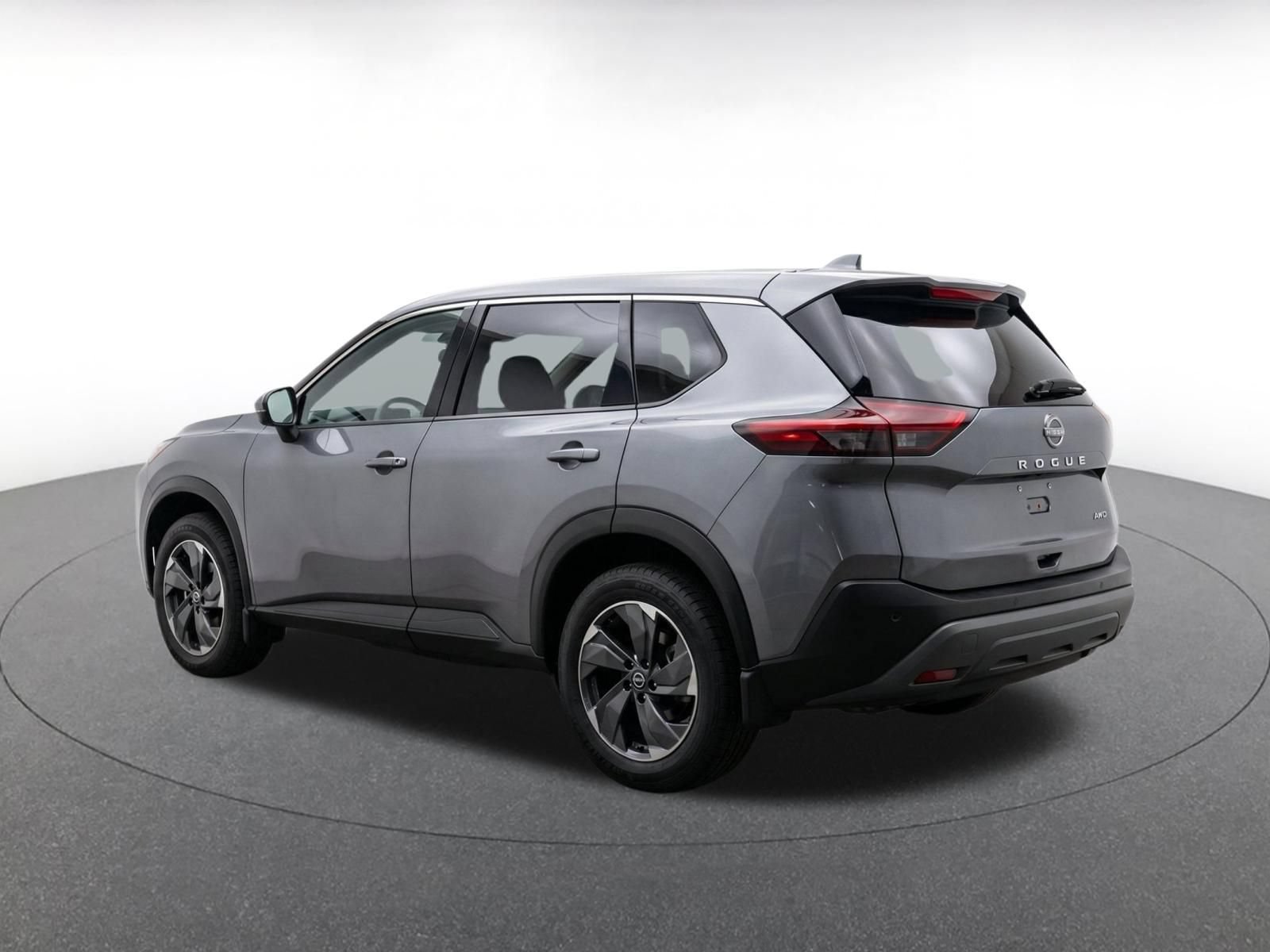 Used 2025 Nissan Rogue SV FWD image 6