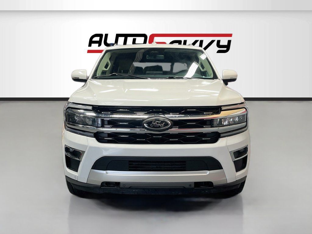 Used 2023 Ford Expedition Limited AWD/4WD image 2