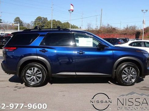 New 2026 Nissan Pathfinder SV image 4