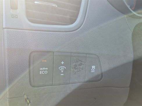 Used 2013 Hyundai Elantra SE w/ Technology Pkg image 17