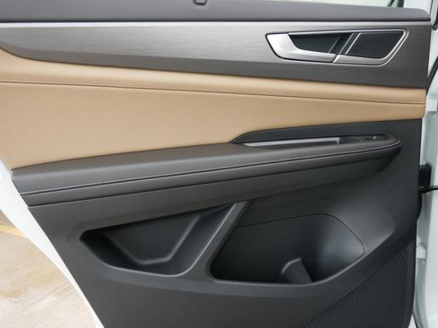 New 2026 Volkswagen Atlas Cross Sport SE image 7