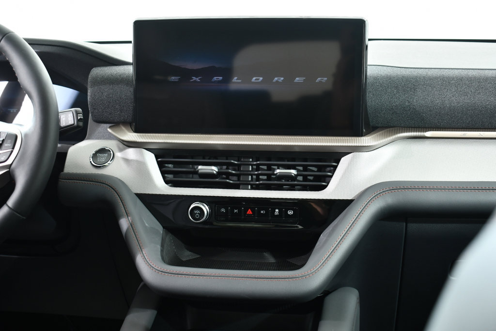 New 2027 Ford Explorer Active w/ Active Comfort Package AWD/4WD image 9