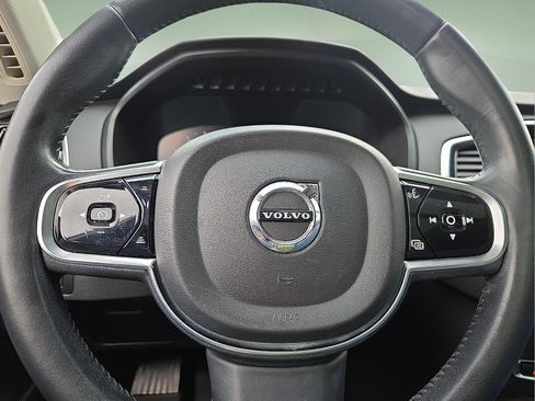 Used 2016 Volvo XC90 T6 Momentum w/ Momentum Plus Package AWD/4WD image 24
