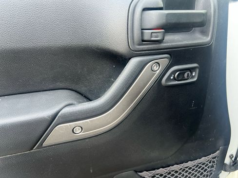 Used 2012 Jeep Wrangler Unlimited Sport image 16