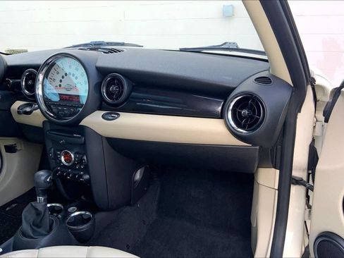 Used 2011 MINI Cooper Hardtop image 21