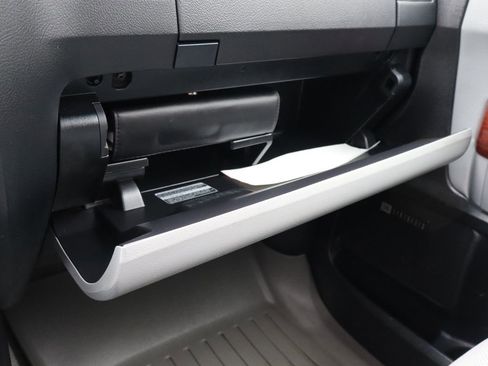 Used 2011 Toyota Sequoia Platinum image 39