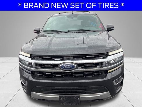 Used 2023 Ford Expedition Max Limited AWD/4WD image 2