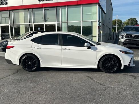 Used 2026 Toyota Camry SE FWD image 2