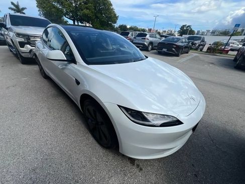 Used 2024 Tesla Model 3 Standard Range RWD image 3