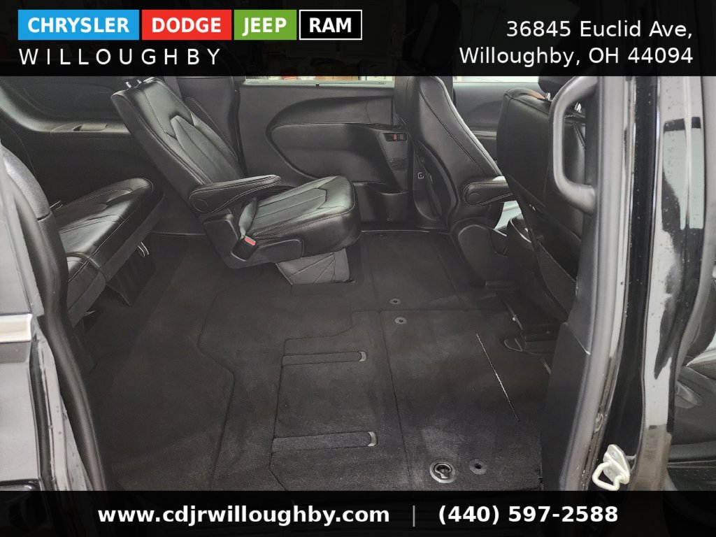 Used 2026 Chrysler Pacifica Select FWD image 30