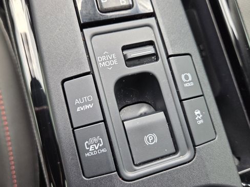 Used 2025 Toyota Prius Plug-In Hybrid FWD image 14