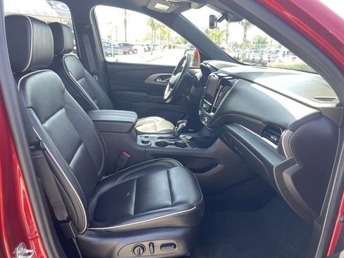 Used 2023 Chevrolet Traverse Premier image 28