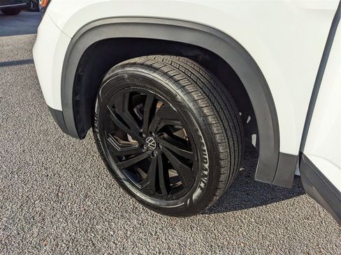 Certified 2022 Volkswagen Atlas SE w/ Panoramic Sunroof Package image 35