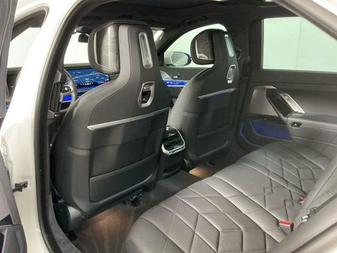 Certified 2024 BMW i7 xDrive60 w/ Executive Package image 29