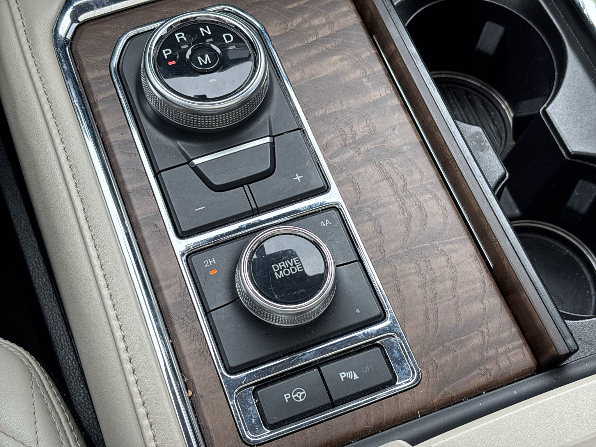 Used 2020 Ford Expedition Platinum AWD/4WD image 25