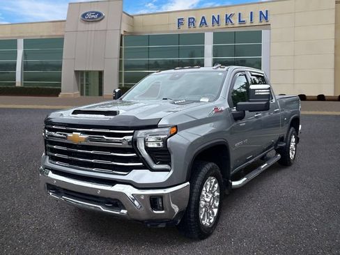 Used 2025 Chevrolet Silverado 2500 LTZ w/ LTZ Premium Package AWD/4WD image 3