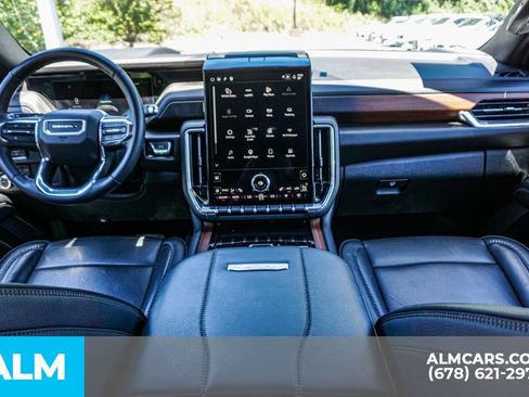 Used 2025 GMC Yukon XL Denali AWD/4WD image 27