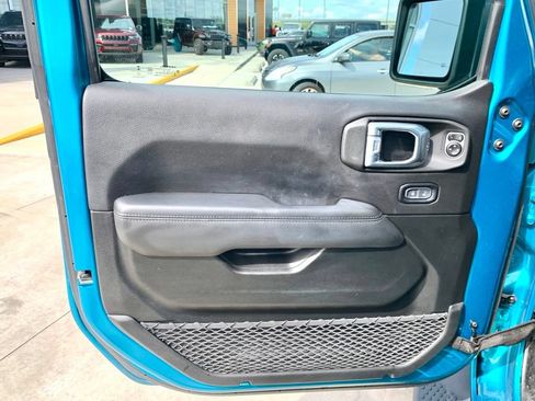 Used 2020 Jeep Wrangler Unlimited Sahara AWD/4WD image 10