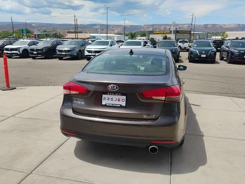 Used 2017 Kia Forte LX FWD image 5