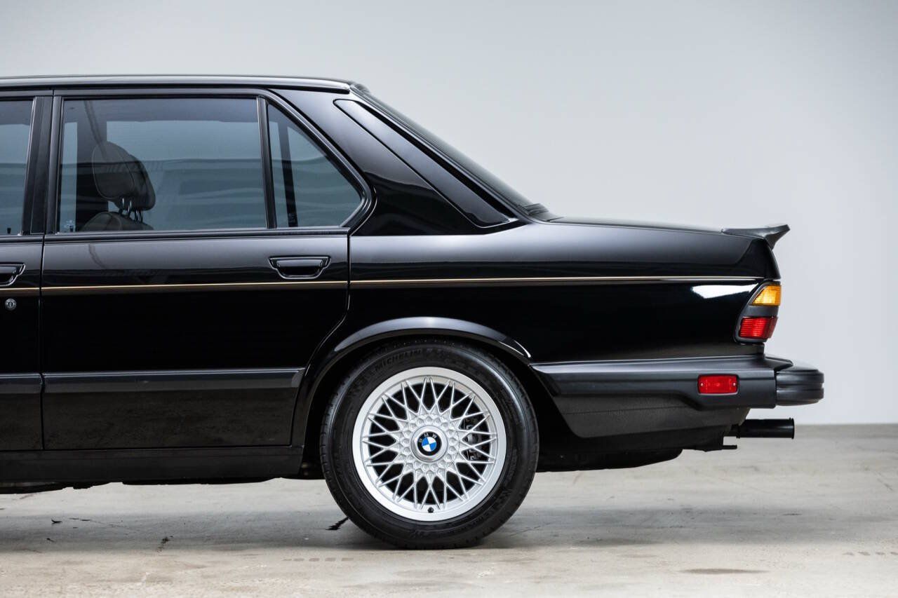 Used 1988 BMW M5 RWD image 9