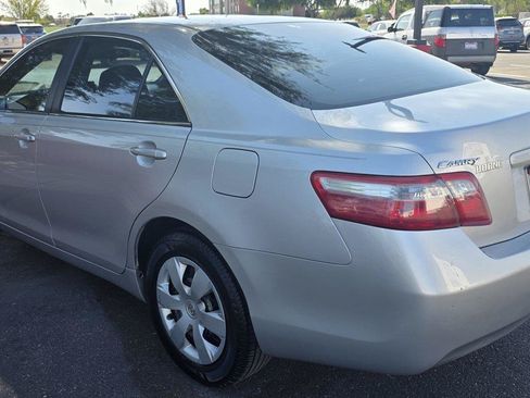 Used 2009 Toyota Camry SE FWD image 7