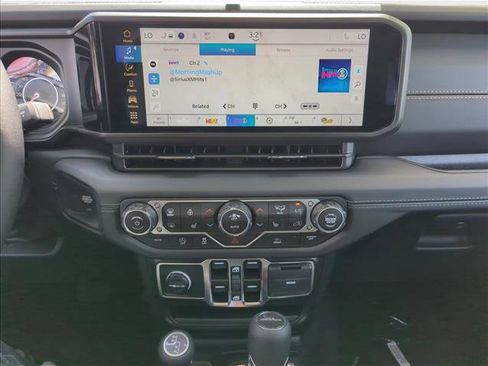 New 2025 Jeep Gladiator High Tide image 13