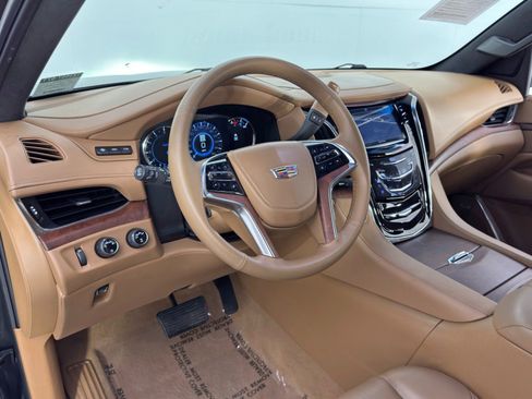Used 2017 Cadillac Escalade ESV Platinum image 13