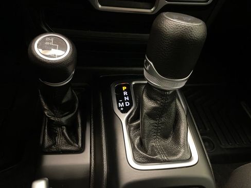 Certified 2022 Jeep Wrangler Sport AWD/4WD image 16