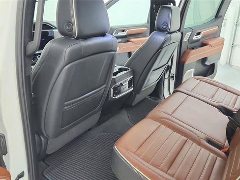 Used 2023 GMC Sierra 1500 Denali Ultimate AWD/4WD image 32