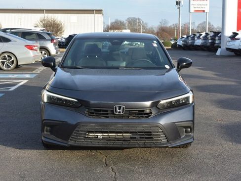 Used 2022 Honda Civic Sport image 2