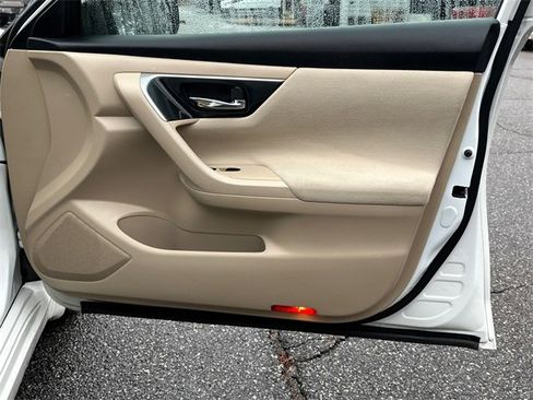 Used 2014 Nissan Altima 2.5 S w/ Display Audio Package image 14