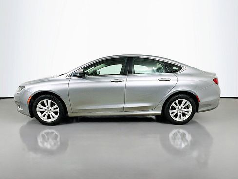 Used 2016 Chrysler 200 Limited image 4