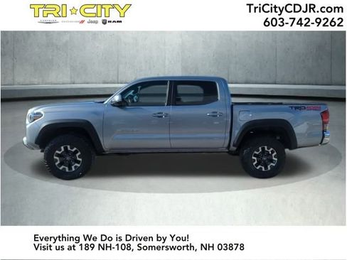 Used 2016 Toyota Tacoma TRD Off-Road image 2
