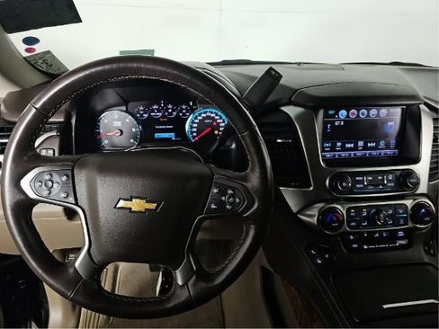 Used 2019 Chevrolet Suburban Premier AWD/4WD image 6