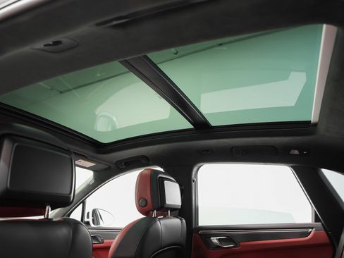 Used 2022 Porsche Macan GTS image 54