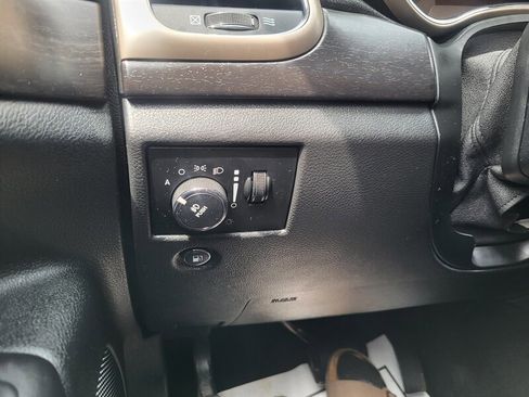 Used 2014 Jeep Grand Cherokee Laredo w/ 18" Wheel & 8.4" Radio Group AWD/4WD image 22