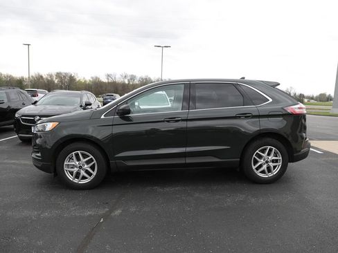 Used 2023 Ford Edge SEL image 2