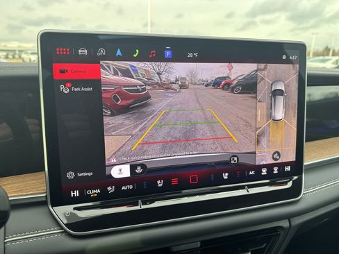 Certified 2025 Volkswagen Tiguan SEL R-Line image 15