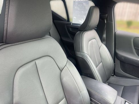 Used 2026 Volvo XC40 B5 Plus AWD/4WD image 30