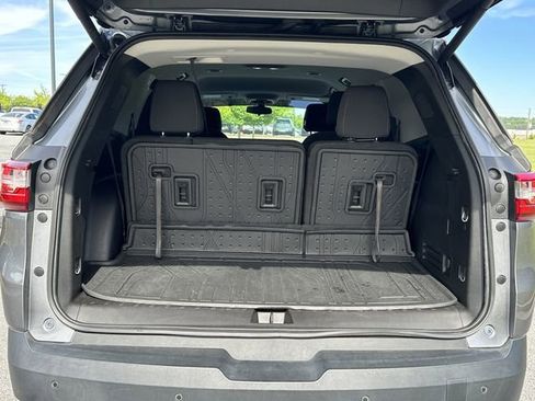 Used 2020 Chevrolet Traverse LT FWD image 19
