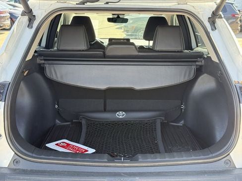 Used 2022 Toyota Corolla Cross XLE w/ Convenience Package FWD image 34