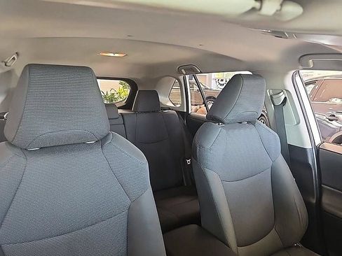 Used 2019 Toyota RAV4 LE AWD/4WD image 39