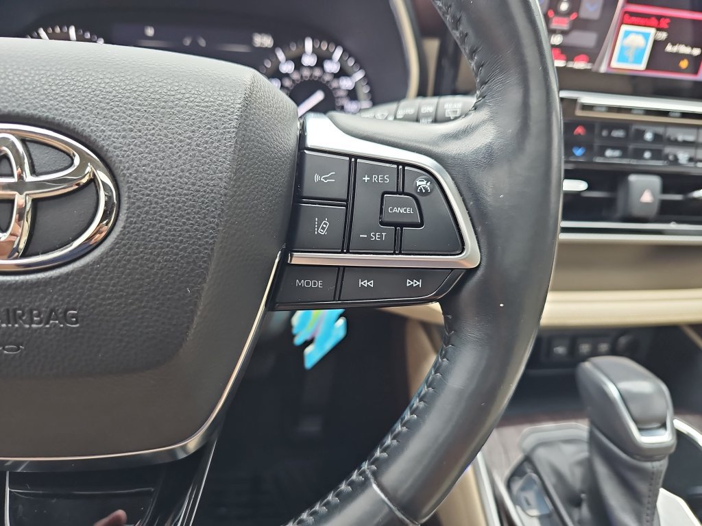 Used 2021 Toyota Highlander Platinum FWD image 23