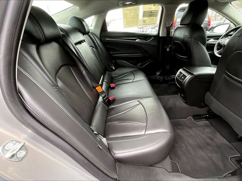 Used 2017 Buick LaCrosse Essence image 17