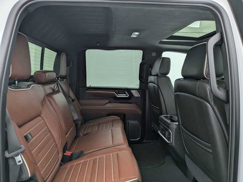 Used 2025 GMC Sierra 3500 Denali Ultimate AWD/4WD image 23