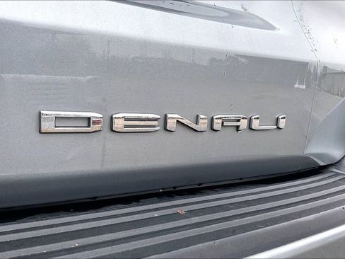 Used 2024 GMC Yukon XL Denali RWD image 24
