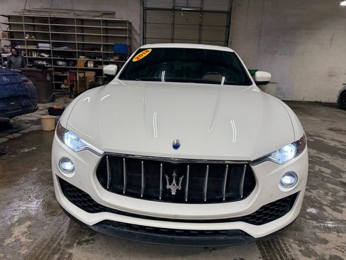 Used 2018 Maserati Levante Sport Utility 4D image 2