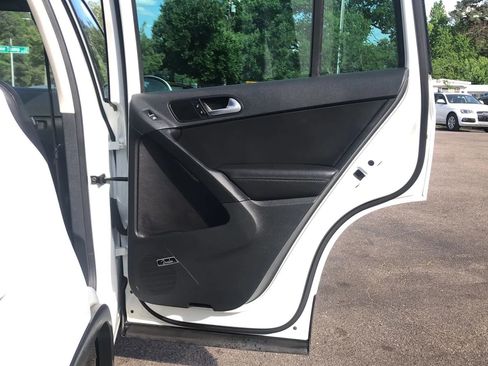 Used 2015 Volkswagen Tiguan SEL image 11