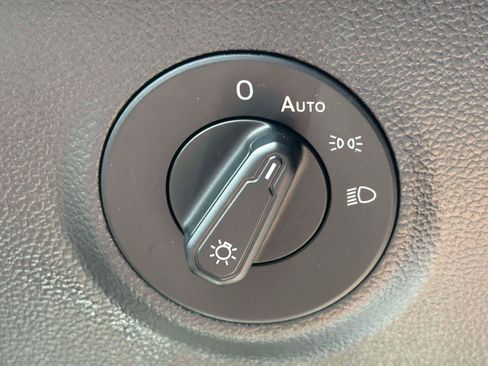 Used 2022 Volkswagen Taos SE AWD/4WD image 18